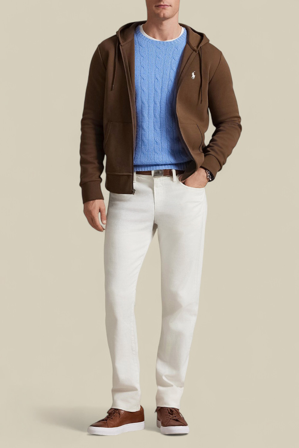 תמונת כל הלוק של סווטשירט קפוצ'ון